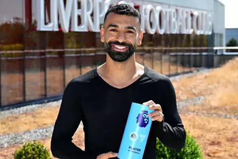 رسمياً.. محمد صلاح يتوج بجائزة أفضل لاعب في الدوري الإنجليزي لموسم 2024-2025